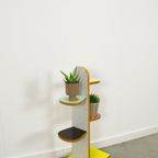 Vintage Plantenrek Met Frisse Kleuren thumbnail 4