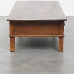 Unieke En Prachtige Antieke Kastanjehouten Salontafel Uit De 18e Eeuw Met Een Blad Uit 1 Stuk thumbnail 4