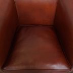 Stijlvolle En Elegante Clubfauteuil Gemaakt Van Rundleer Met Een Luxe Afwerking Met Siernagels thumbnail 12
