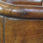 Clubfauteuil Gemaakt Van Schapenleer Met De Mooiste Kleuren En Een Prachtig Patina thumbnail 13