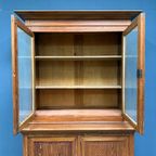 Belgische Pitch Pine Schoolkast Met Ribbelglas thumbnail 12