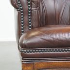 Klassieke En Charmante, Correct Afgewerkte Rundleren Engelse Chesterfield Armchair thumbnail 11