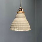 Oude Kwik Glazen Hanglamp Met Messing Armatuur thumbnail 12