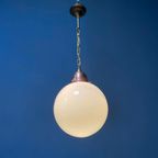 Opaline Glazen Bollamp Met Koperen Armatuur thumbnail 5