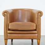 Comfortabele Schapenleren Clubfauteuil In Een Neutrale Cognac Kleur En In Goede Staat thumbnail 3