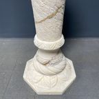 Religieuze Zuil Gehouwen Uit Albast thumbnail 22