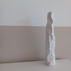 Sculpturale Vaas In Mat Wit Keramiek. Uniek Geplooid Design. H: 40cm thumbnail 4