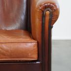 Correct Afgewerkte Schapenleren Clubfauteuil Met Prachtige Kleuren En Een Goed Zitcomfort thumbnail 10