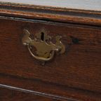 Mooie Antieke Eikenhouten Engelse Ladekast/ Commode Uit De 18e Eeuw Met Originele Bolpootjes thumbnail 8