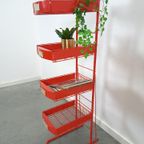 Rood Metalen Winkelvitrine Winkelrek Met Manden Vintage thumbnail 16