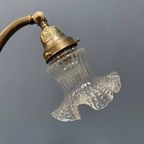 Franse Art Nouveau Tafellamp Met Transparante Glazen Kap thumbnail 17