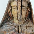 Houten Beeld Van De Maagd Maria Met Jezus thumbnail 12