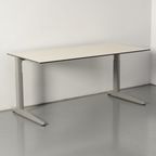 Ahrend Four Two Bureau, Creme Gespikkeld Blad, 160X80 Cm, Hoogte Instelbaar Onderstel thumbnail 2