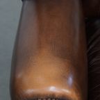 Donkerbruine, Sierlijke Rundleren Chesterfield Oorfauteuil In Een Klassieke Engelse Stijl thumbnail 12