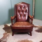 Bijzonder Stoere Vintage Bibliotheekfauteuil Met Studs thumbnail 10