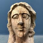 Uit Hout Gesneden Hoofd Van Een Vrouw thumbnail 16