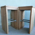 Barkruk Of Bijzettafel Industrieel Met Steigerhout thumbnail 4