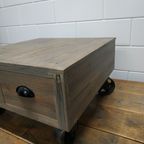 Industriële Verrijdbare Salontafel Of Planten-Koffietafel Met 4 Lades thumbnail 4