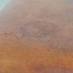 Karaktervolle En Stoere Vintage Hocker Gemaakt Van Schapenleer thumbnail 7