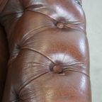 Klassieke En Charmante, Correct Afgewerkte Rundleren Engelse Chesterfield Armchair thumbnail 9