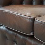 Karaktervolle, Correct Afgewerkte Vintage Rundleren Engelse Chesterfield 3 Zits Bank thumbnail 16