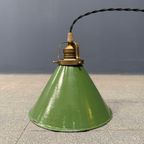 Hoekig Groen Emaille Hanglampje Met Messing Armatuur thumbnail 5