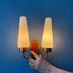 Scandinavische Mid Century Wandlamp Met Twee Glazen Kapjes thumbnail 2