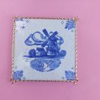 Vintage Onderzetter/tegel Servais Blauwe Wit Met Koperen Kader thumbnail 5