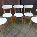 Mooi Set Van 5 Witte Ronde Stoelen thumbnail 3