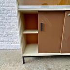 Midcentury Vitrinekast –boekenkast - Wit, Bruin, Okergeel thumbnail 2
