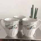 3 Prachtige Engelse Staffordshire Mokken / Bekers thumbnail 4