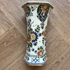 Vaas, Polychroom Met Bloem-Decoratie Van Delft. thumbnail 4