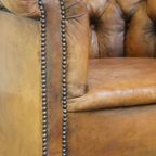 Antieke, Karakteristieke Schapenleren Chesterfield Clubfauteuil Op Wieltjes thumbnail 13