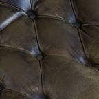 Tijdloze En Klassieke Groene Engelse Stijl Rundleren Chesterfield Fauteuil Met Hout thumbnail 9