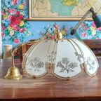 Vintage Hollywood Regency Hanglamp Met Messing En Glazen Bloemenkap – Jaren '80 Eyecatcher thumbnail 2