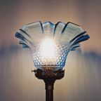 Tafellamp In Verguld Brons En Blauw Transparant Glas thumbnail 9