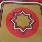 Vintage Metalen Dienblad Vierkant Rood Geel Bruin thumbnail 4