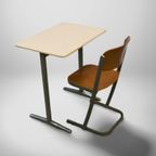 Vintage Schooltafels En Stoelen thumbnail 4