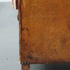 Set Van 2 Cognac-Kleurige, Karaktervolle Vintage Schapenleren Clubfauteuils thumbnail 19