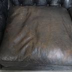 Comfortabele Zwarte Rundleren Chesterfield 2.5 Zits Bank In Engelse Stijl thumbnail 6
