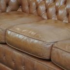 Lichtbruine/ Crème Kleurige Rundleren Engelse Ruime 2.5 Zits Chesterfield Bank thumbnail 12