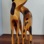 Houten Giraffes In Lieve Pose thumbnail 5