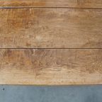 Karaktervolle, Prachtige En Praktische Vierkante Antieke Eettafel Gemaakt Van Iepenhout thumbnail 13