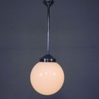 Oude Schoollamp Met Glazen Bol In Opaalglas, Jaren 30 thumbnail 5