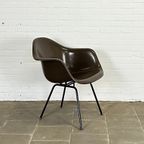 Charles & Ray Eames Dar Fiberglass Armchair Van Herman Miller thumbnail 7