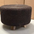 Ronde Zwarte Sisal Poef, Op 3 Houten Poten thumbnail 4