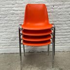 4x Vintage Oranje Stapelstoelen Oranje Kuip En Chromen Frame thumbnail 7