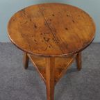 Mooi Hoge Vroeg 19E Eeuwse Engelse Pinewood Cricket Table Met Originele Spijkers En Oxidatie thumbnail 5