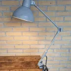 Grijze Industriële Bureaulamp Met Knikarm thumbnail 2