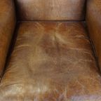 Subtiele En Comfortabele, Cognac-Kleurige Schapenleren Oorfauteuil In Engelse Stijl thumbnail 7